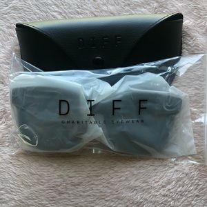 NIB DIFF Carson Polarized Sunglasses